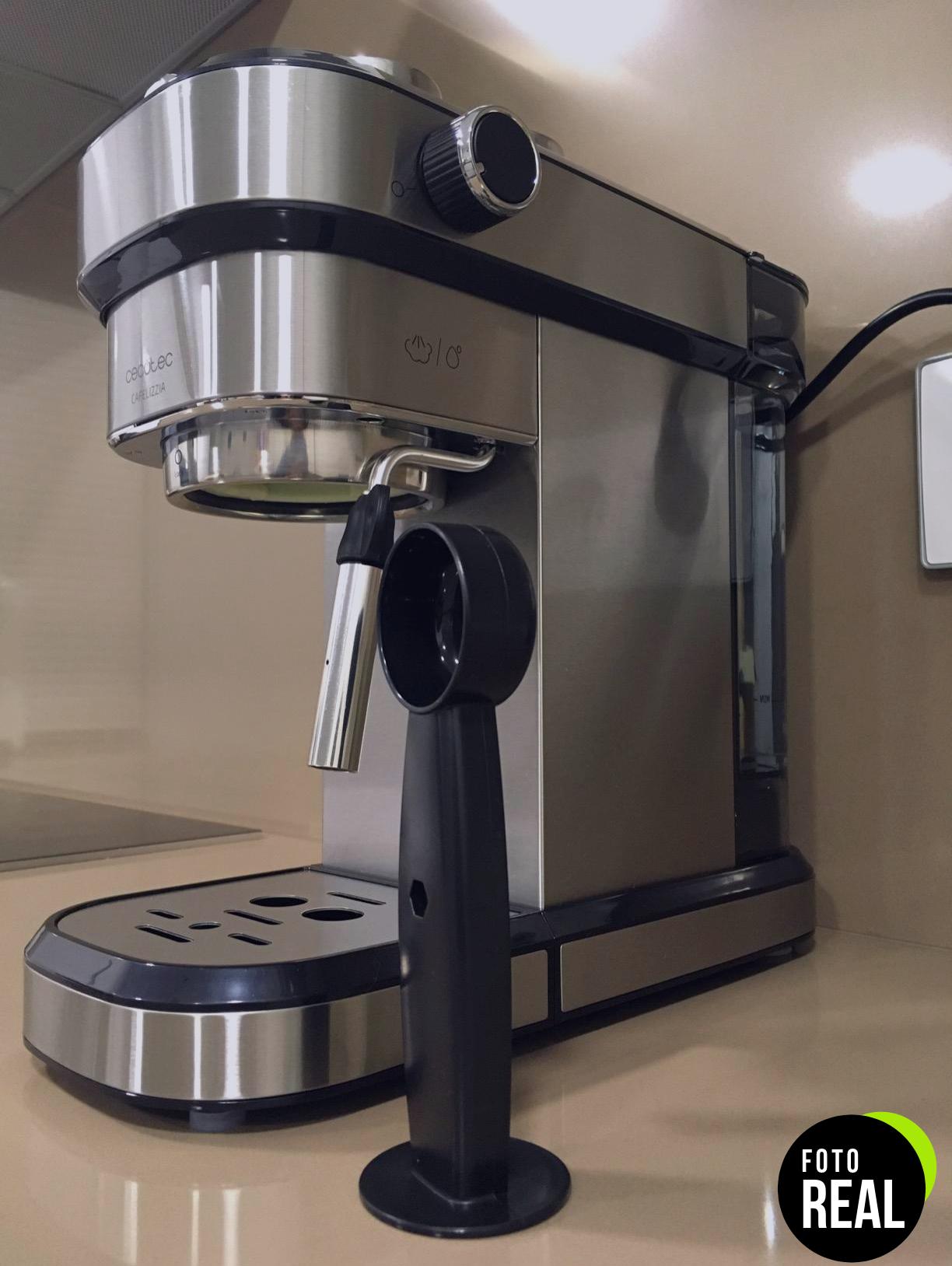 cafetera-cecotec-cafelizzia-express-1350w-foto-1