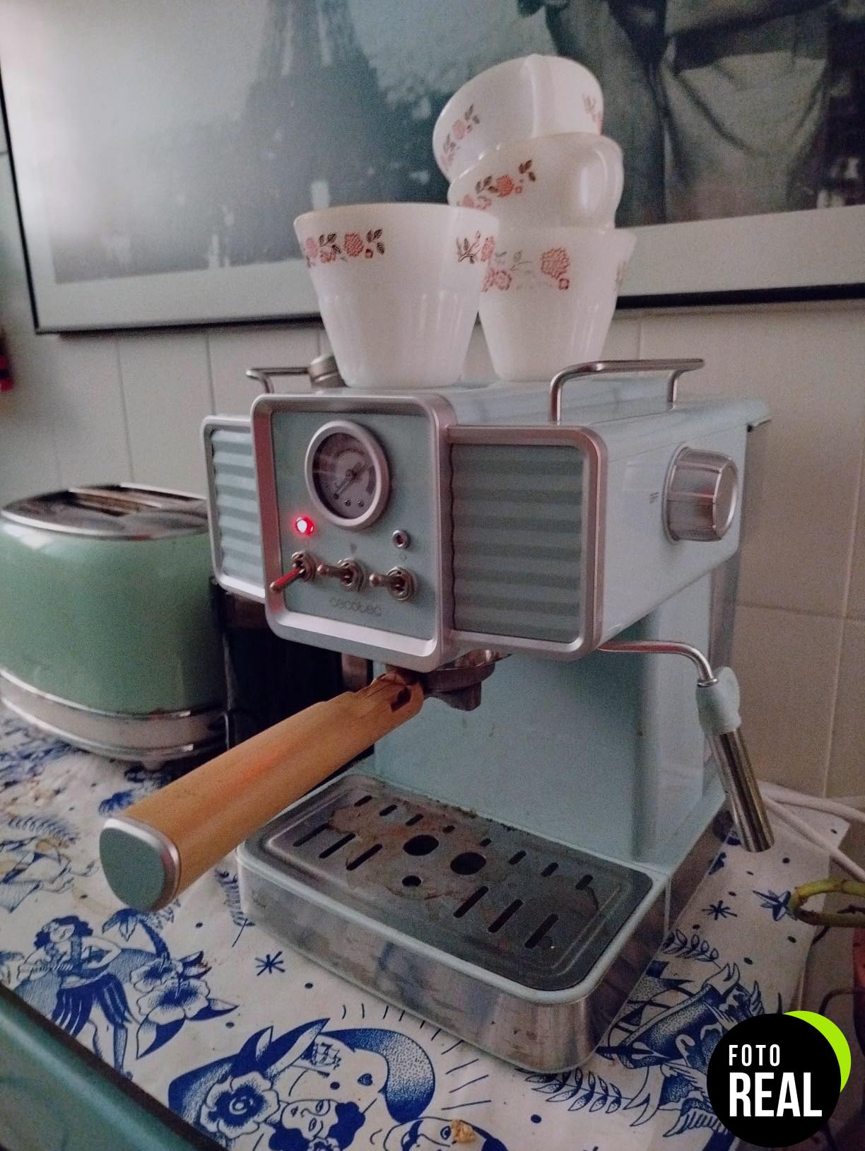 cecotec-cafetera-espresso-vintage-20-light-green-foto-2