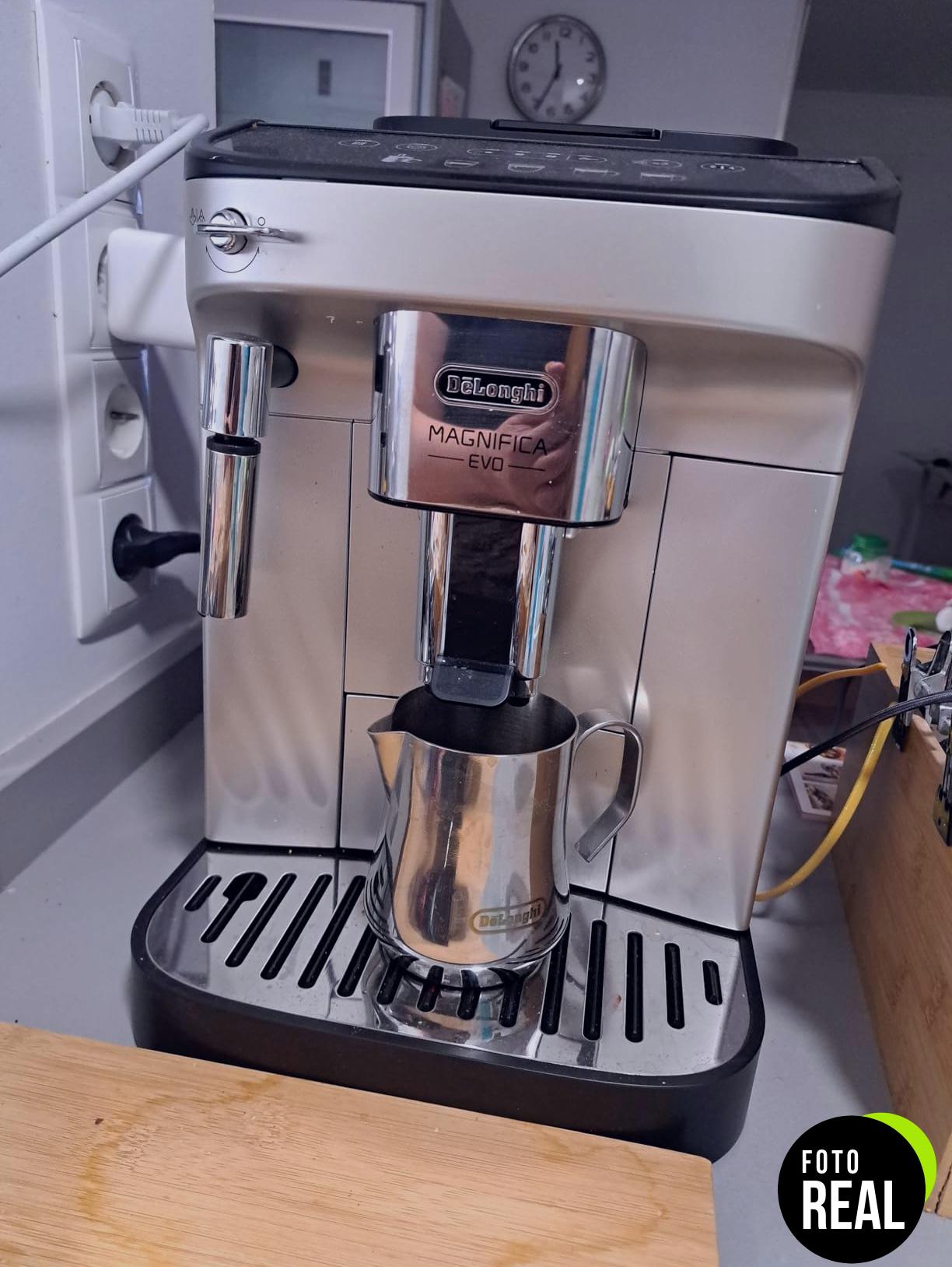 delonghi-magnifica-evo-cafetera-latte-7-recetas-ecam29281b-foto-2