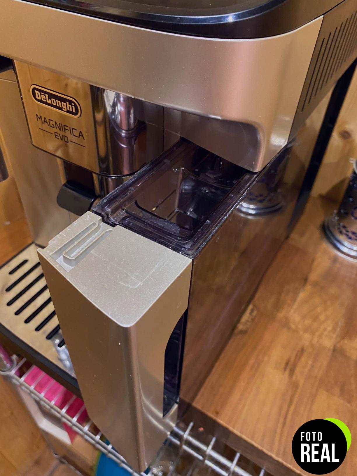 delonghi-magnifica-evo-cafetera-superautomatica-plata-foto-3